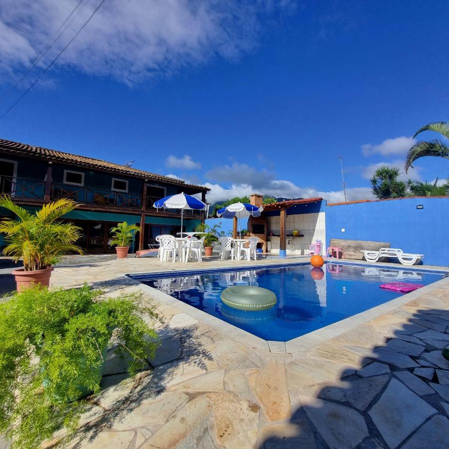 Piscina da pousada Suítes Marino, em Ilhabela
